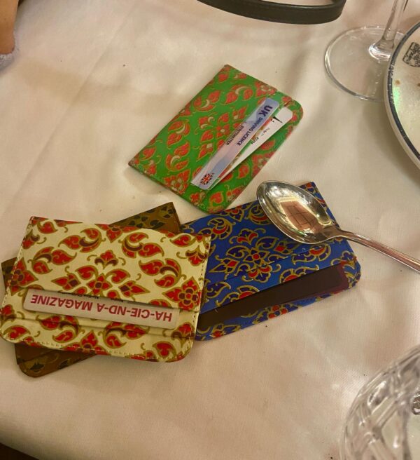 LA VOYAGEUSE CARDHOLDER